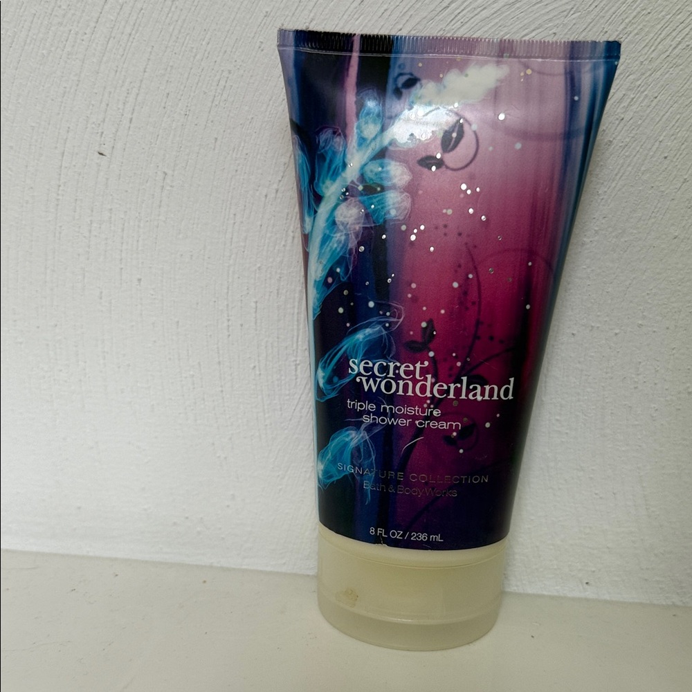 Bath & Body Works Secret Wonderland Shower Cream - Purple & Blue